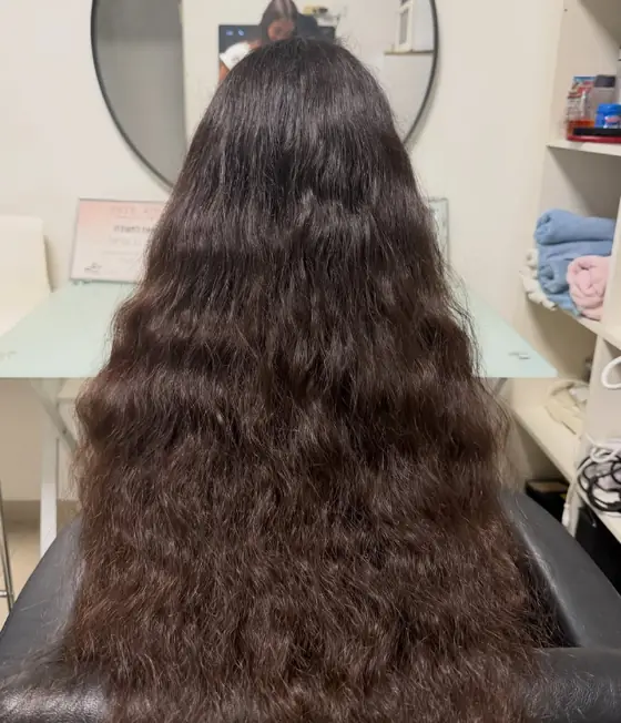 לפני החלקה — שיער גלי וסמיך